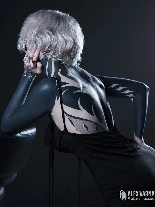 female black blackwork 타투 부위 bodysuit #94206 | 타투이스트 Алексей Варма