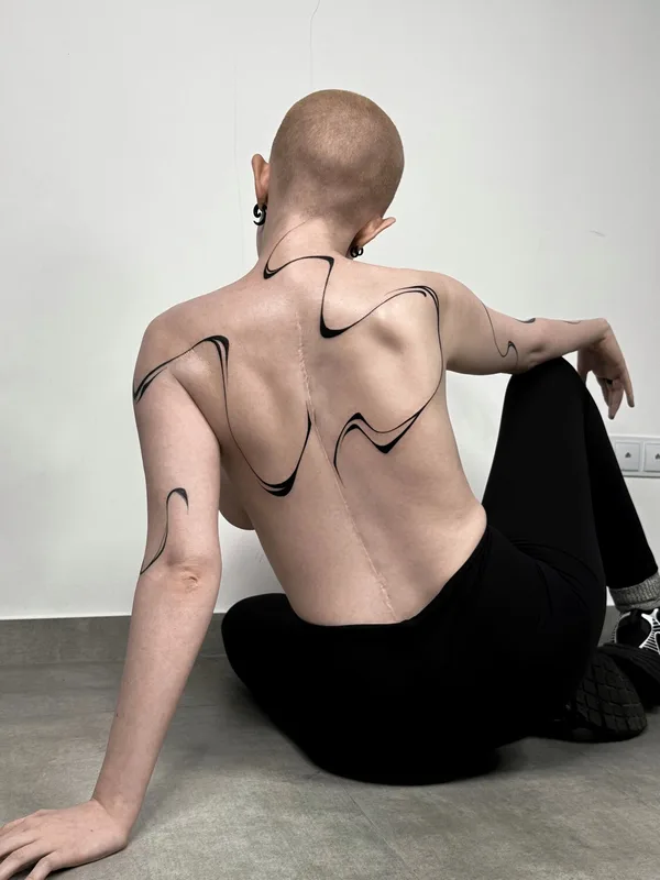 female black abstract Tatuaggio su back #93908 | Tatuatore Ксюша Борзая
