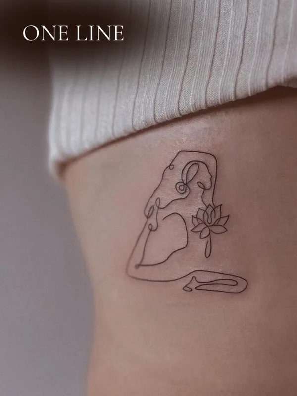 female black linework tatouage sur side #94257 | Artiste tatoueur ALEXANDRA DUDKA