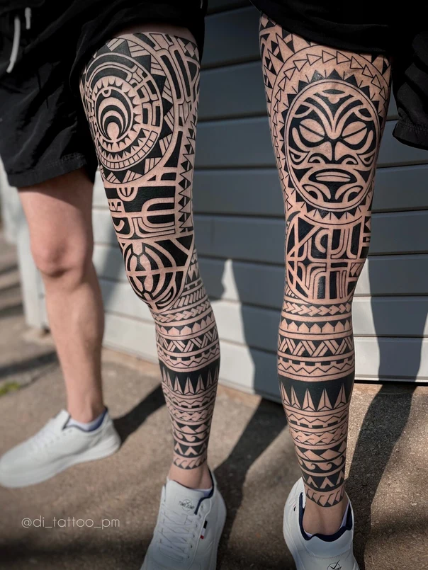Трайбл / Племенная Geometric, Mask tattoo на Нога целиком