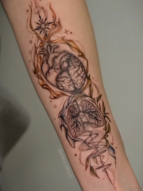 female color microrealism tatouage sur forearm #94778 | Artiste tatoueur Miki Sheir