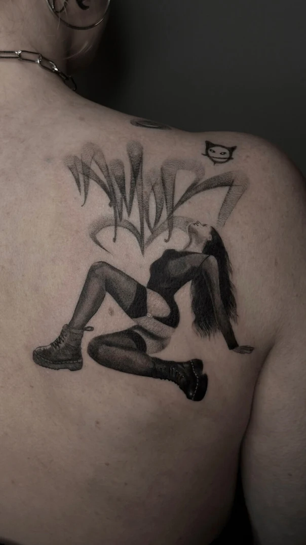 Black & Grey Woman, Graffiti tattoo on Shoulder Blade
