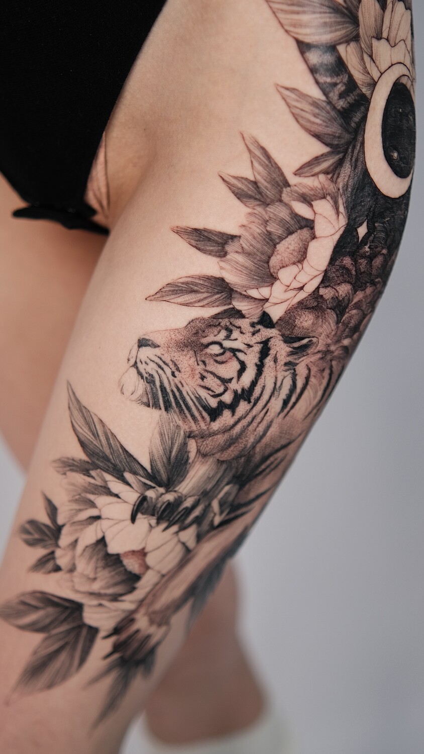 Чёрная tattoo by m.tattooer