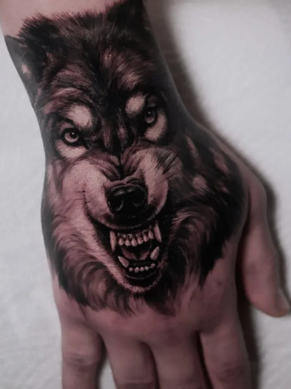 black and grey realism 타투 부위 back of hand #95966 | 타투이스트 Roman Ignatenko