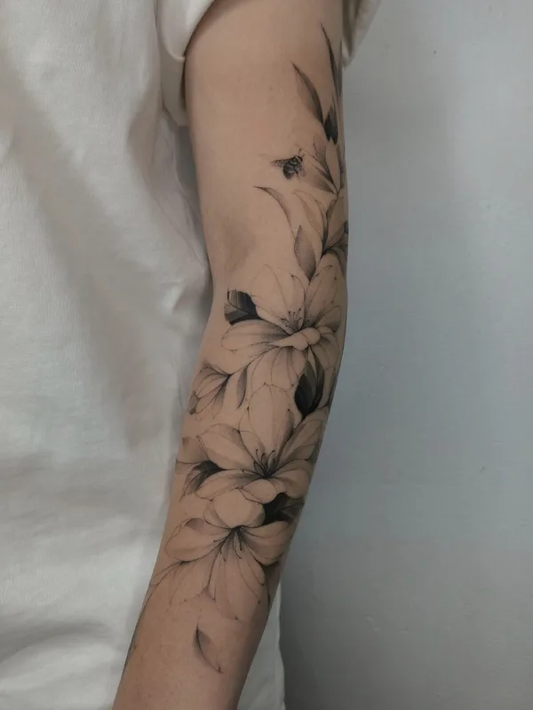 female blackandgrey fineline Tatuaggio su forearm #96155 | Tatuatore Смишко Леонид