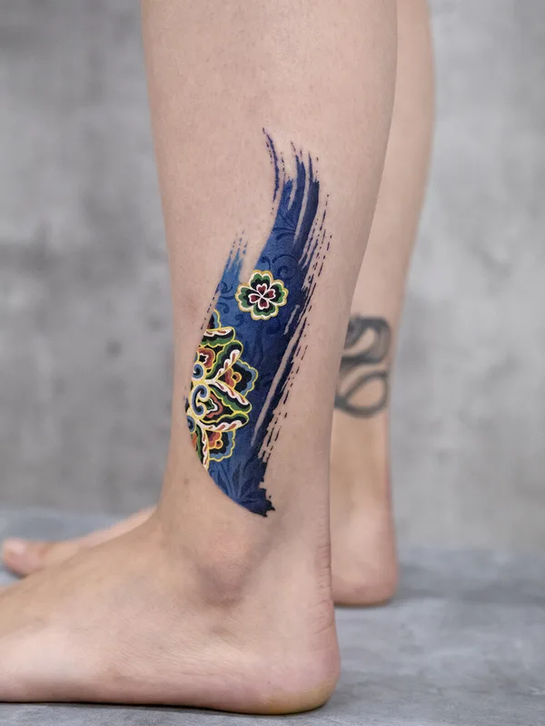 color illustrative tatuaje en calf #96682 | Tatuador Nako
