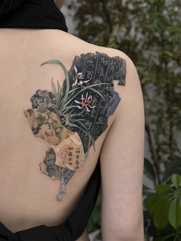 Illustrative Flowers, Calligraphy tattoo on Shoulder Blade