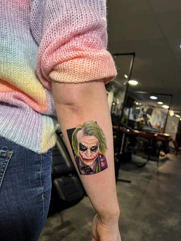 color realism Tatuaggio su forearm #98011 | Tatuatore Remko