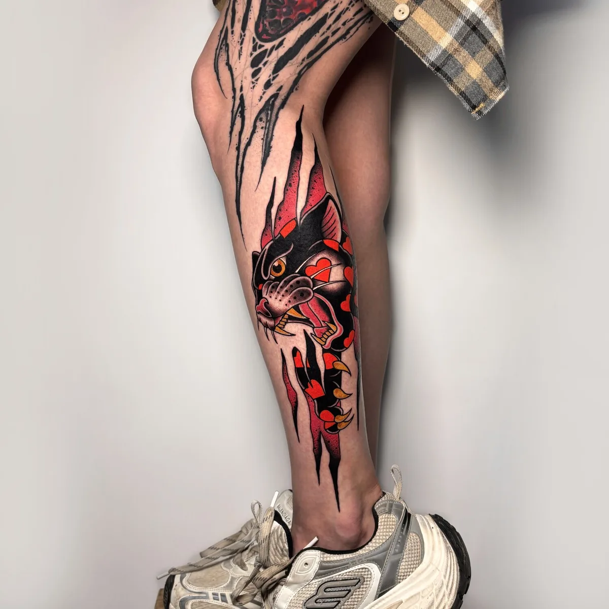 Traditional tattoo in Rostov-on-Don by Pavel Seneli