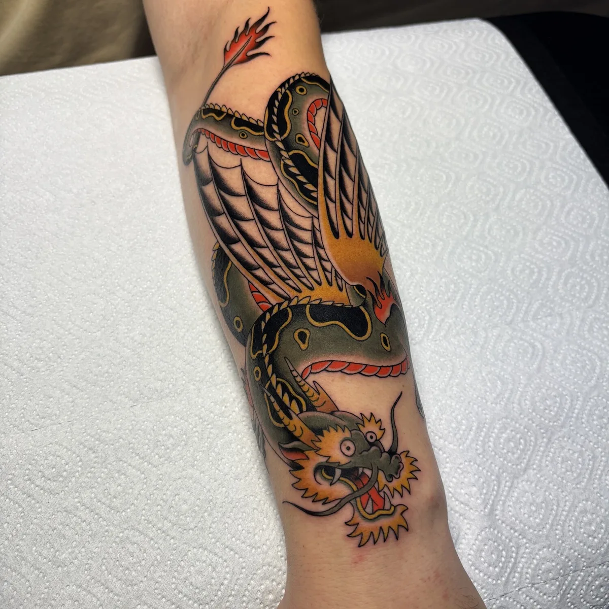 Traditional tattoo in Rostov-on-Don by Pavel Seneli
