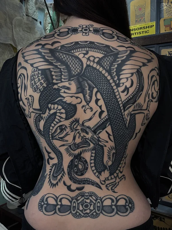black blackwork Tatuagem em full back #98535 | Tatuador Enrico Grosso