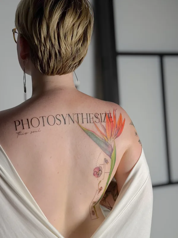 female color illustrative Tatuagem em upper back #99521 | Tatuador Nika Taratuta