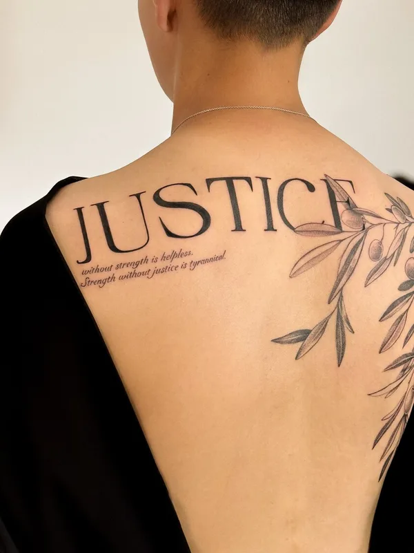 black fineline Tatuagem em upper back #99522 | Tatuador Nika Taratuta