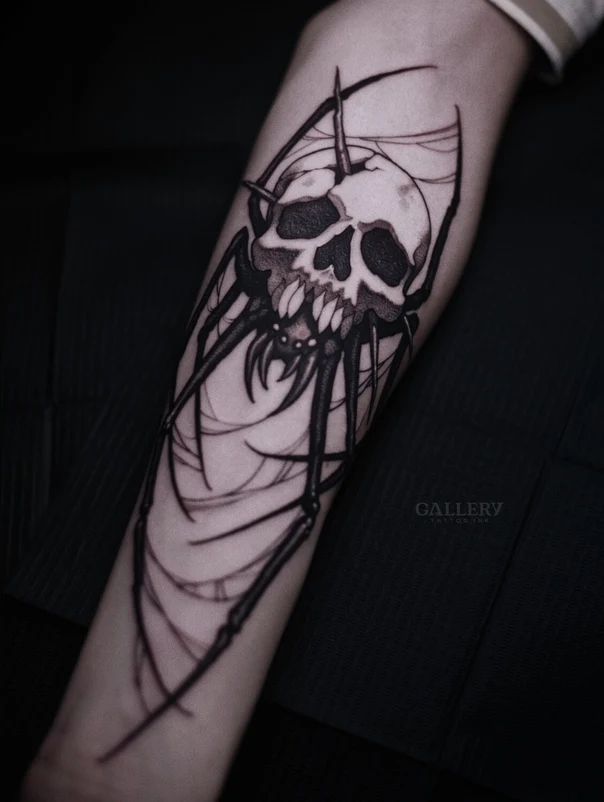 Блэкворк Skull, Spider tattoo на Предплечье
