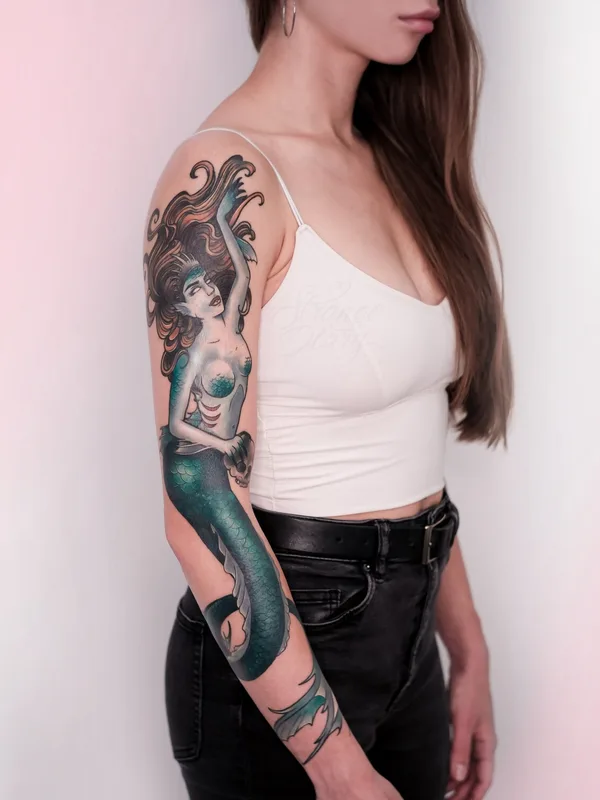 female color neotraditional Tatuaggio su arm #99677 | Tatuatore Алексей Strange Diary