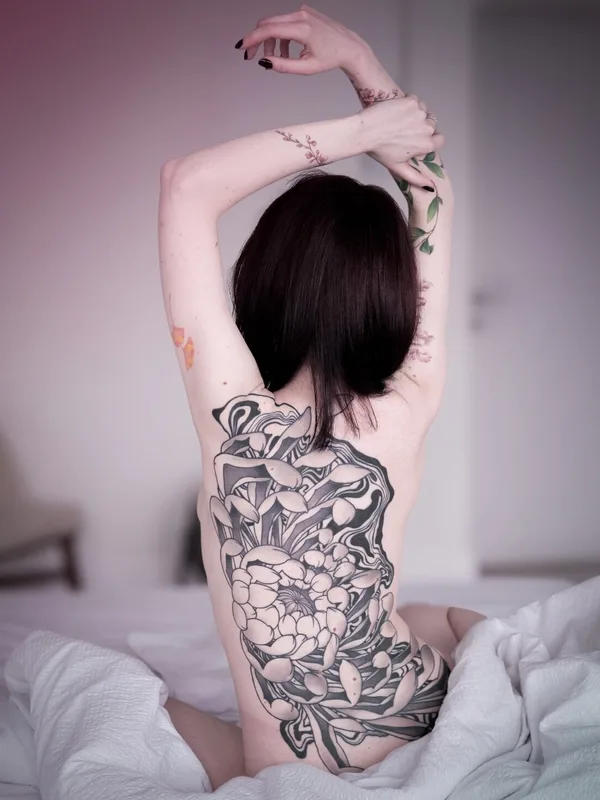 female blackandgrey authorsstyle Tatuaggio su back #99680 | Tatuatore Алексей Strange Diary