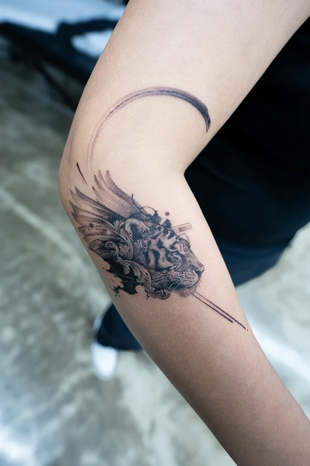 Blackwork Tiger, Wings tattoo on Forearm