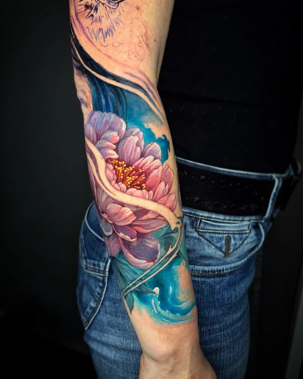 Акварель Flower, Wave tattoo на Предплечье