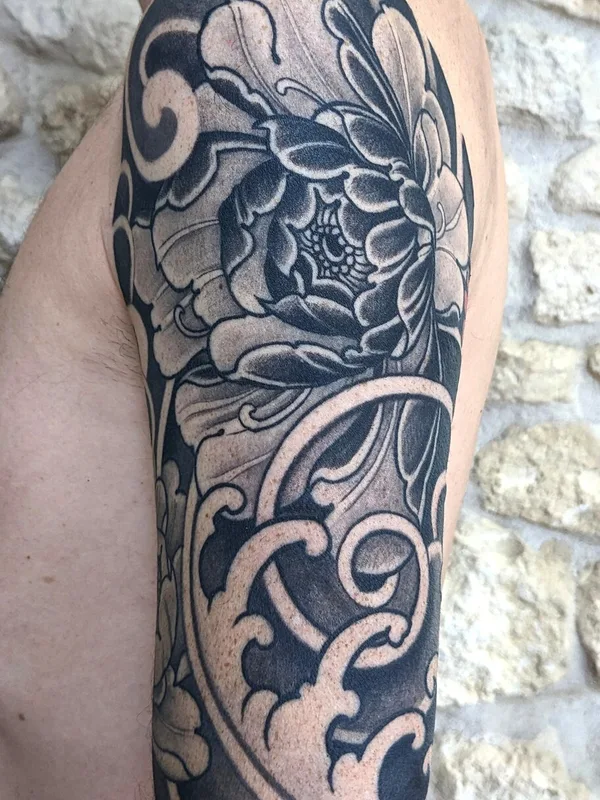 male black and grey japanese 纹身 在 shoulder #101344 | 纹身师 Morgan Ezor 