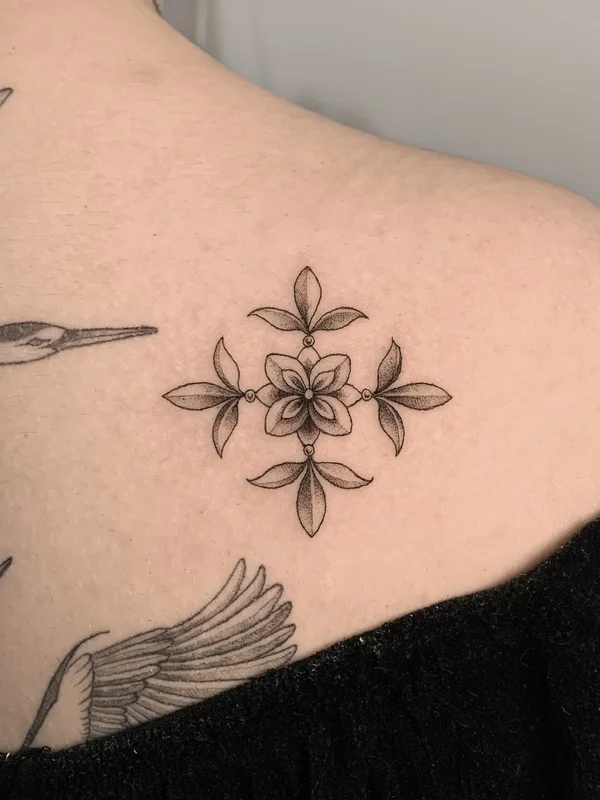 black and grey ornamental татуировка на shoulder #101599 | Тату мастер Maayan Ben Porat