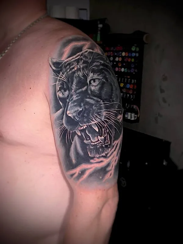 male blackandgrey coverup 타투 부위 shoulder #103476 | 타투이스트 Сергей Петров