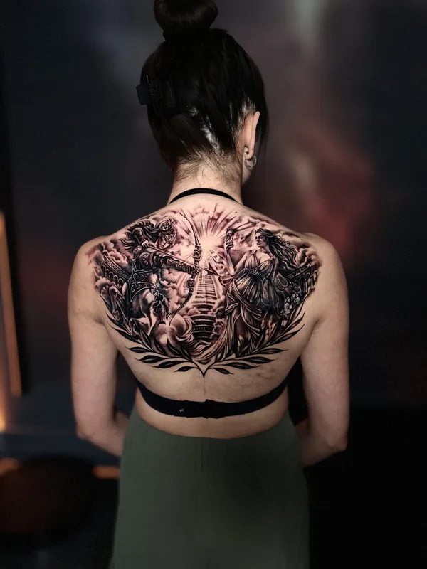 female black realism 纹身 在 back #103640 | 纹身师 Anastasiia Mikaskina aka Mika RedHead