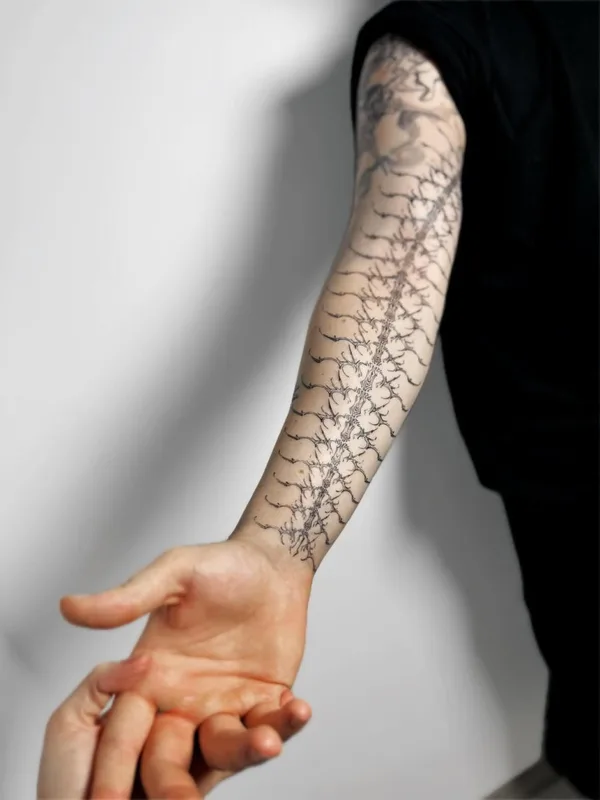 black and grey linework 타투 부위 forearm #130363 | 타투이스트 AVEEVA
