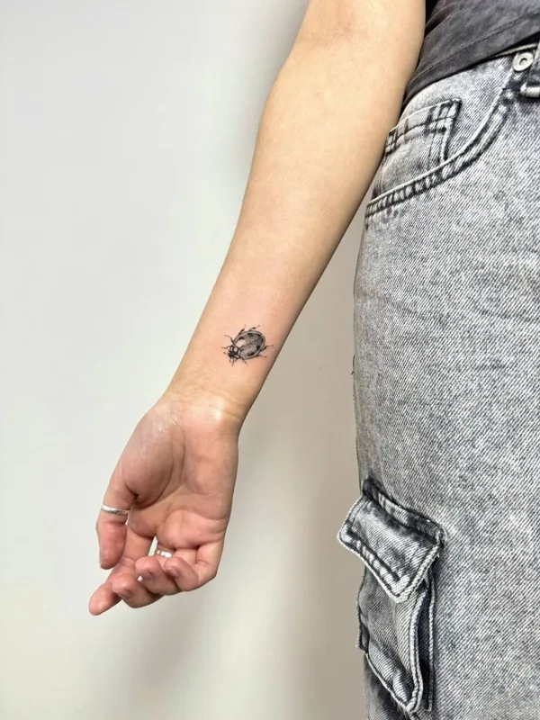 black and grey micro realism 타투 부위 forearm #130372 | 타투이스트 AVEEVA