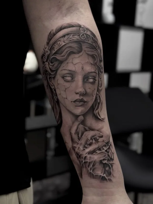 black and grey black and grey tattoo auf forearm #130410 | Tätowierer Ilya Raukuts