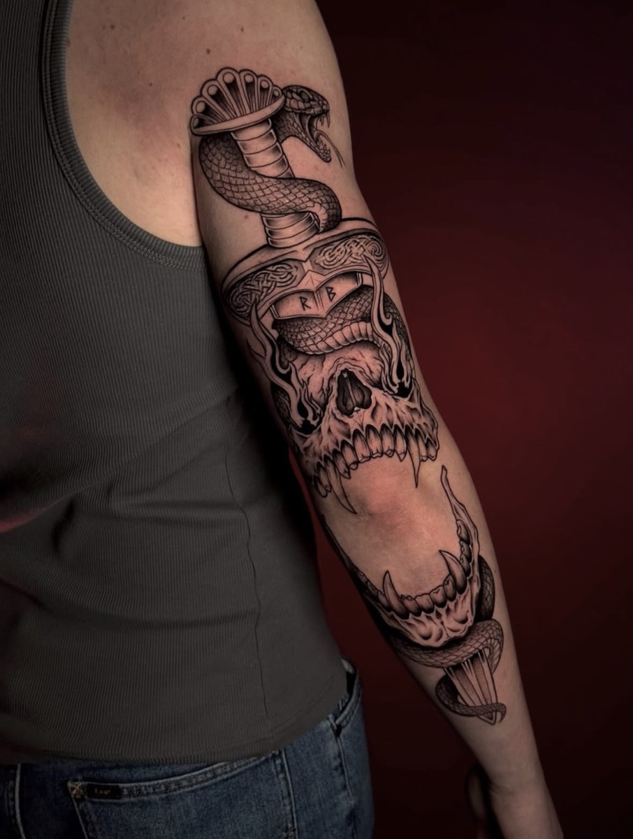 Blackwork tattoo by Ilya Raukuts