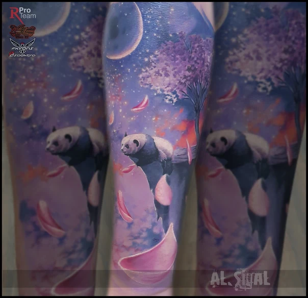 Иллюстративная Panda, Cherry blossom tattoo на Предплечье