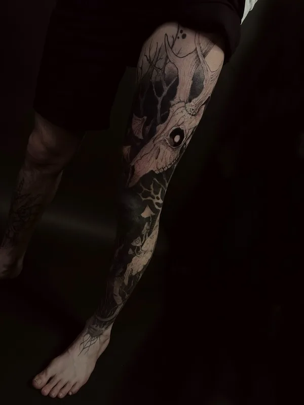 male black blackwork татуировка на leg #97664 | Тату мастер Anastasia Foga
