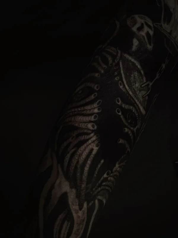 male blackandgrey whipshading татуировка на arm #102871 | Тату мастер Anastasia Foga