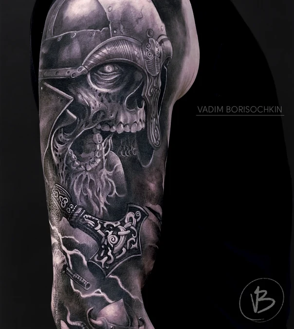 Чёрно-серая Skull, Viking tattoo на Полный рукав
