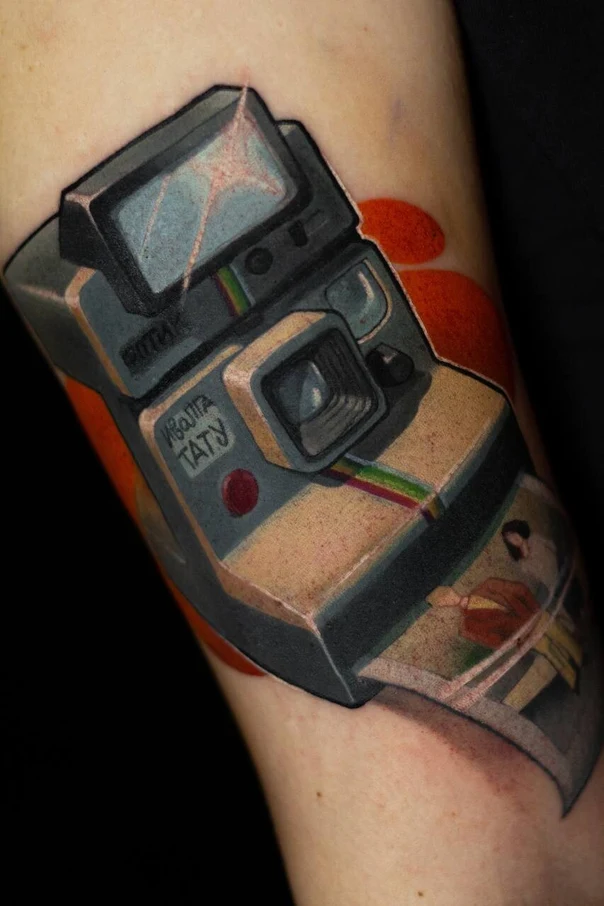 Иллюстративная Camera, Photograph tattoo на Предплечье