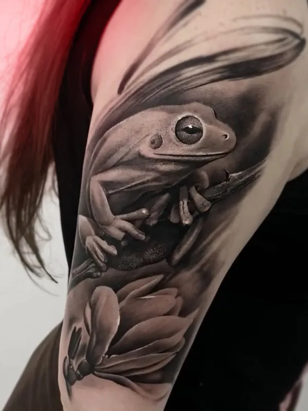 female black realism татуировка на shoulder #99928 | Тату мастер Роман Лашманов