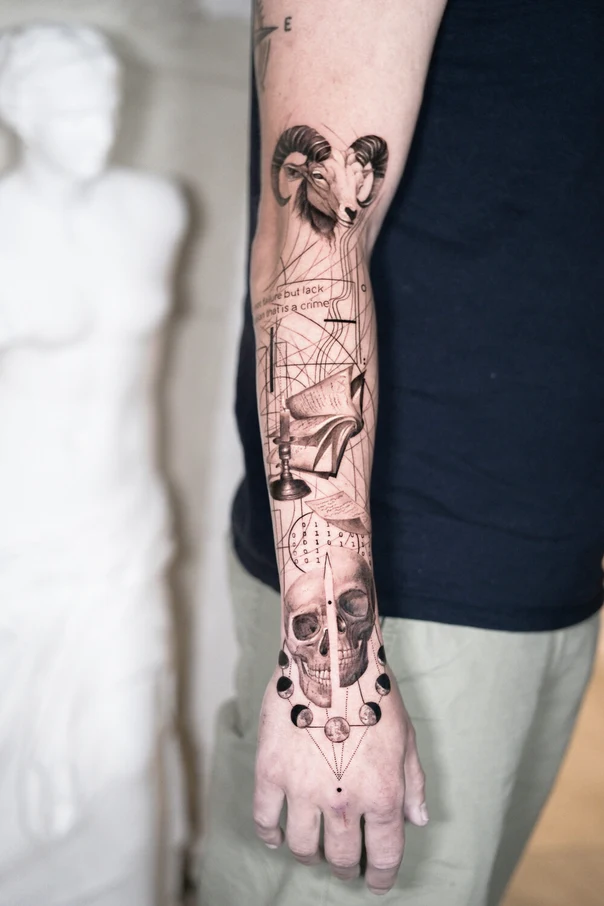 Скетч / Набросочная Skull, Ram tattoo на Полный рукав
