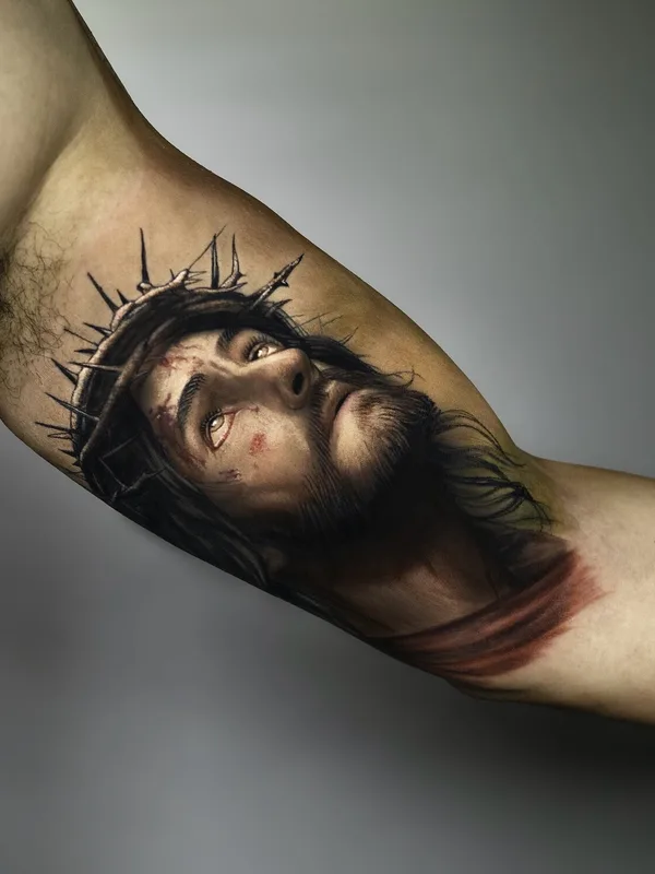 black and grey realism 纹身 在 bicep #92696 | 纹身师 Anastasis Koukoulas