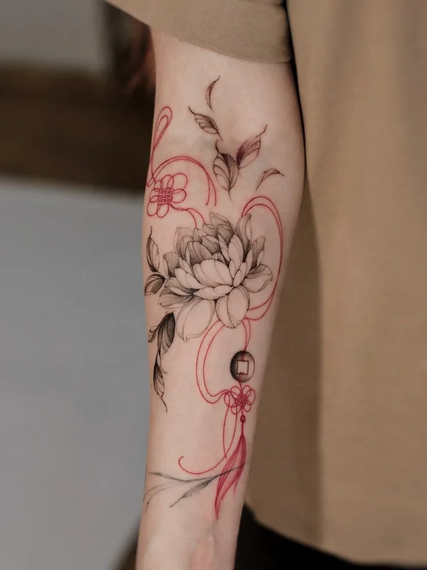 female color graphic tattoo auf forearm #94024 | Tätowierer Juliaavoo