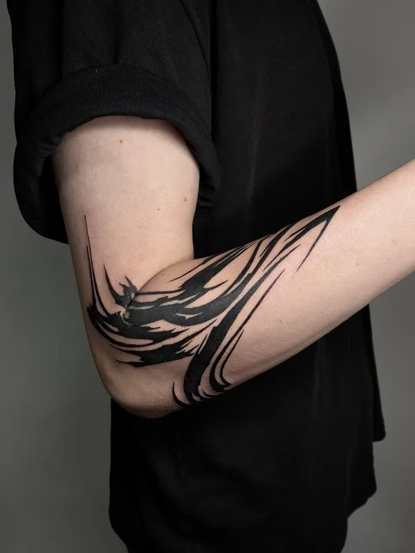male black abstract 纹身 在 arm #99379 | 纹身师 Mariam Nepostaeva