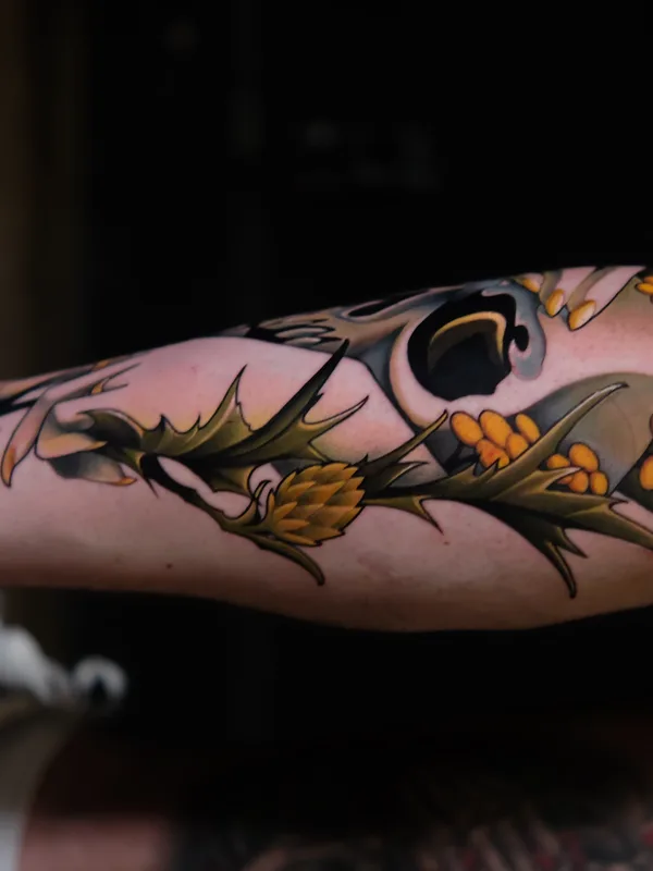 color neo-traditional tattoo auf forearm #91581 | Tätowierer Турал 