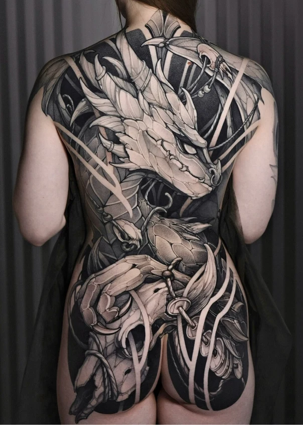 Блэкворк Dragon, Ornamental tattoo на Спина (полная)