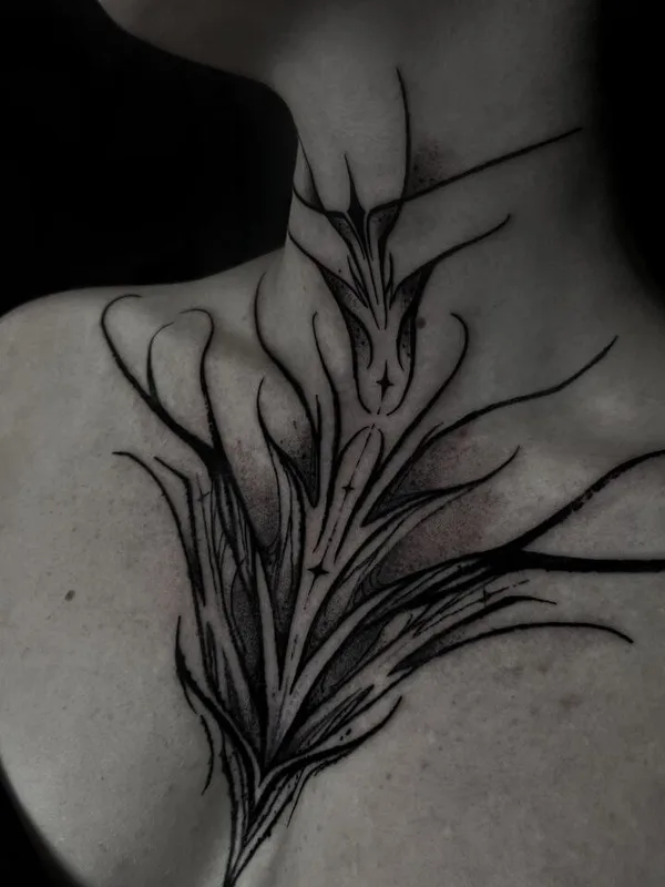 female blackandgrey abstract tattoo auf breast #94460 | Tätowierer VIkykomori