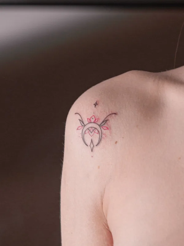 color fineline tattoo auf shoulder #130544 | Tätowierer Anastasiia Sheremetova