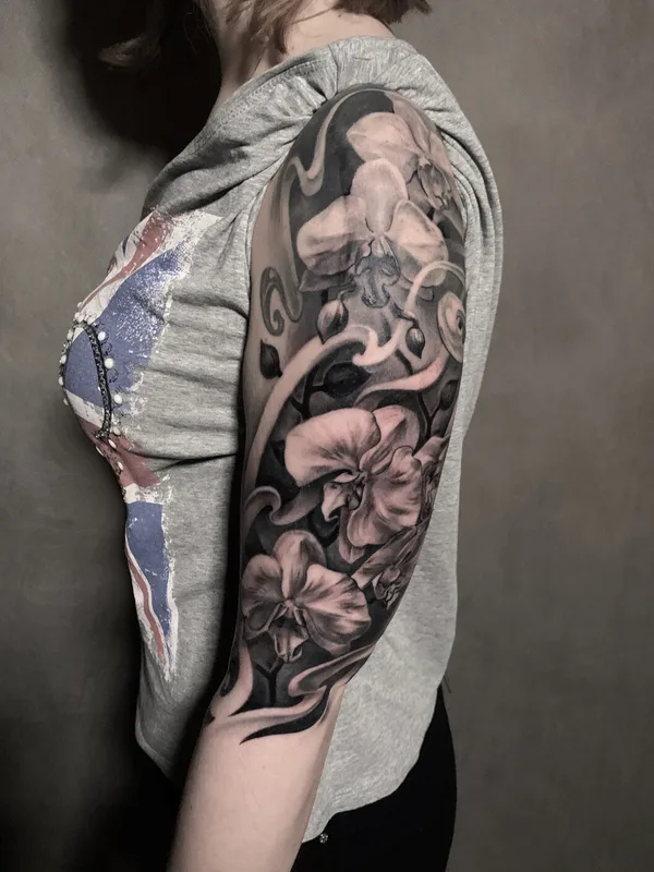 female black and grey realism 纹身 在 full sleeve #97067 | 纹身师 Kirill Putiatin 