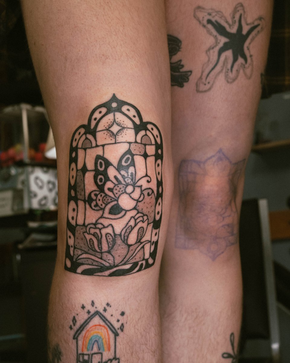 Чёрная tattoo by Toni PNW