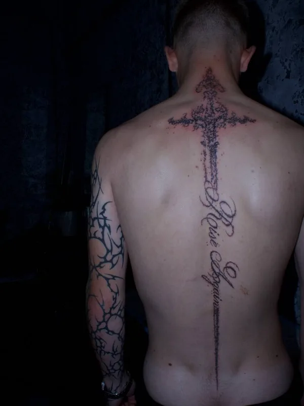 male black blackwork tattoo auf back #99789 | Tätowierer unkovski