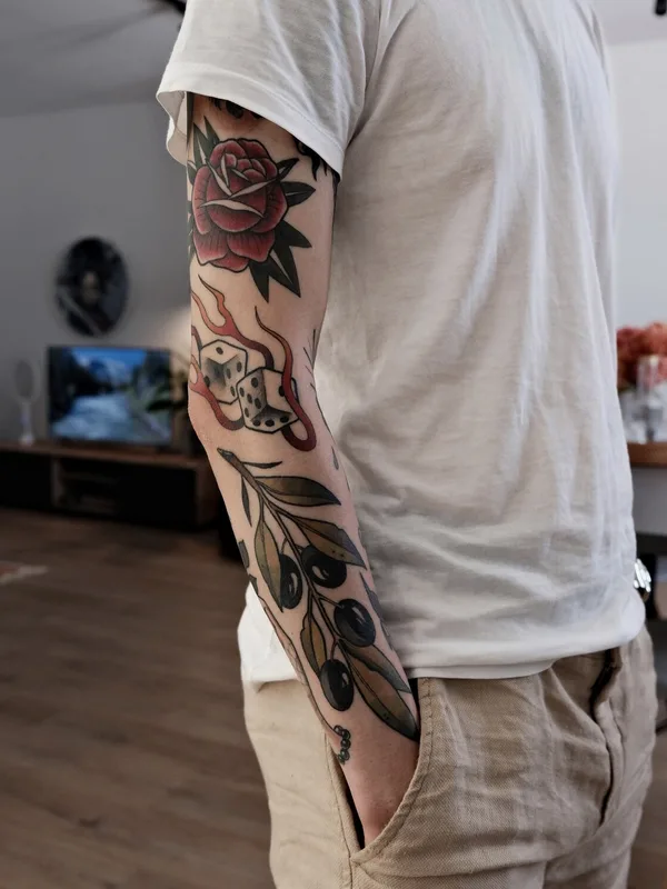 color old school tatouage sur forearm #91649 | Artiste tatoueur Анжелика Ли