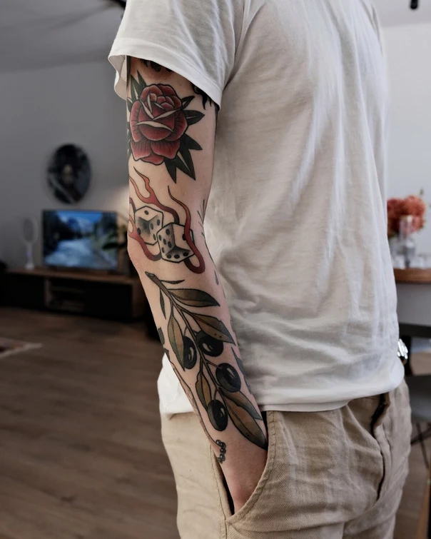 Олд-скул Rose, Dice tattoo на Предплечье