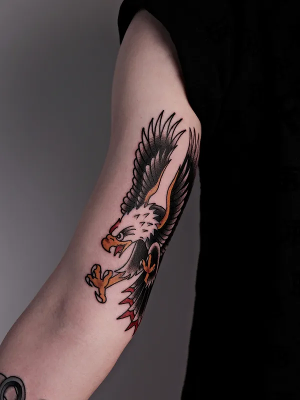 color traditional tatouage sur forearm #91650 | Artiste tatoueur Анжелика Ли